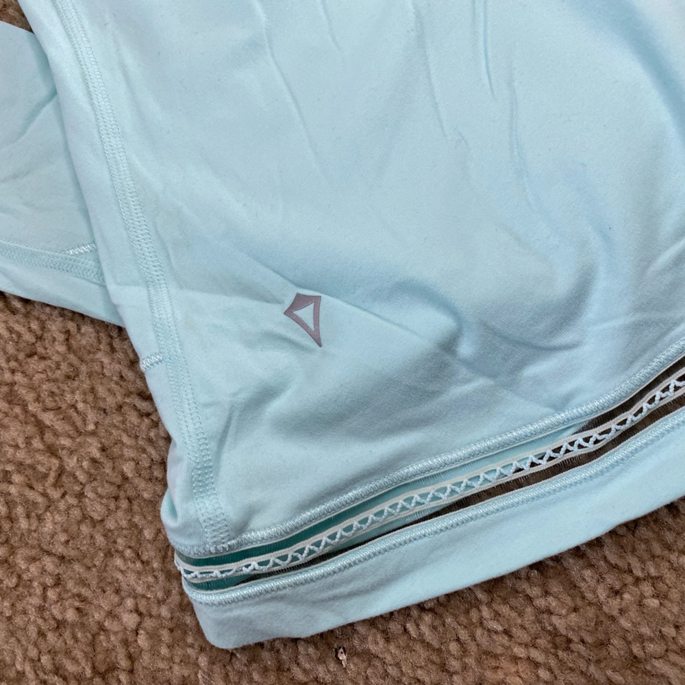 Ivivva by Lululemon On the Move Twist Front Shrug Mint - Picture 5 of 5
